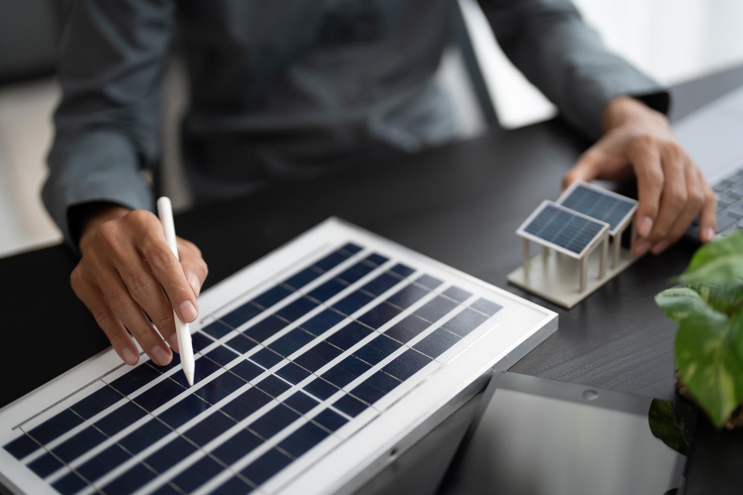 Tetto con impianto fotovoltaico pianificato